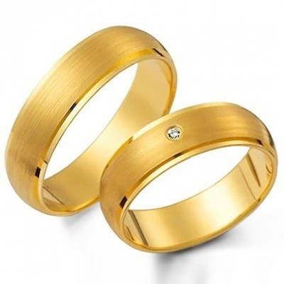 Alianças Casamento Ouro Foscas Abauladas com Laterais Rebaixadas 5mm 8g com Pedra