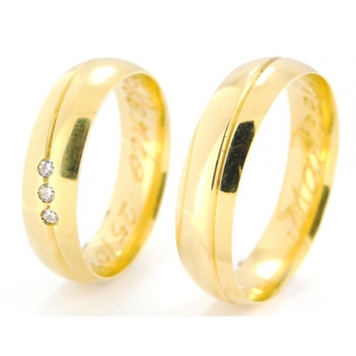 Alianças Casamento Ouro Polidas 5,5mm 10g com Friso Diagonal e 3 Pedras