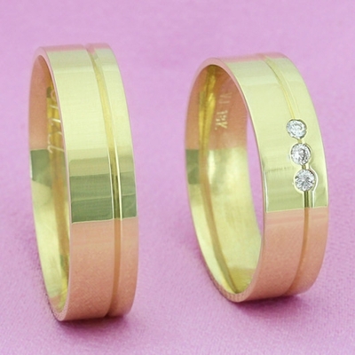 Alianças Casamento Ouro Polidas 5,5mm 10g com  e 3 Pedras