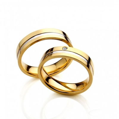 Alianças Casamento Ouro Polidas 5,5mm 12g com Filete Central e Brilhante