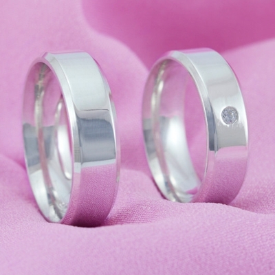 Alianças Compromisso Prata Polidas 6mm 12g com Pedra