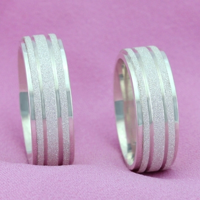 Alianças Compromisso Prata Polidas E Diamantadas 7mm 12g com Friso 