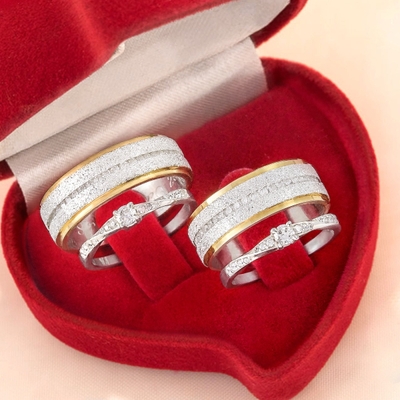Kit Alianças Namoro Prata Linha Carrê Diamantada + Anéis Prata Inspiration
