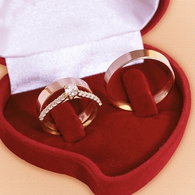 Kit Alianças Casamento Ouro + Anel Noivado Golden Line