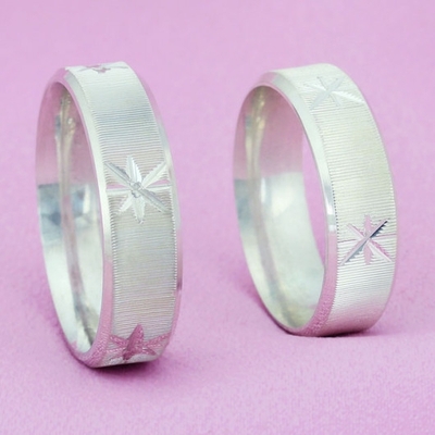 Alianças Namoro Prata Diamantadas 12g 6mm com Desenho