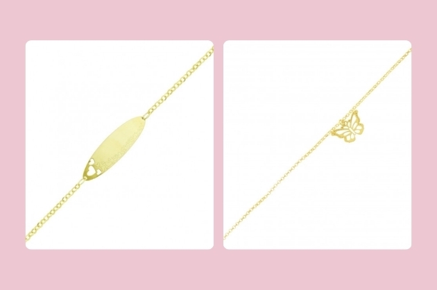 à esquerda pulseira de ouro com plaquinha e coração vazado, à direita pulseira de ouro com pingente de borboleta